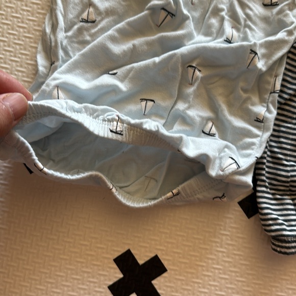 2 pack Carter’s sleep gowns - Picture 4 of 7